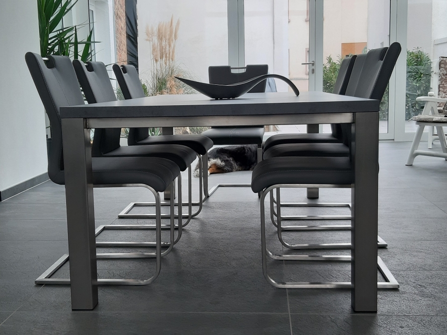 Edelstahl-Unterkonstruktion Tisch